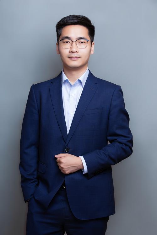 赵崇林 视觉与舞美负责人